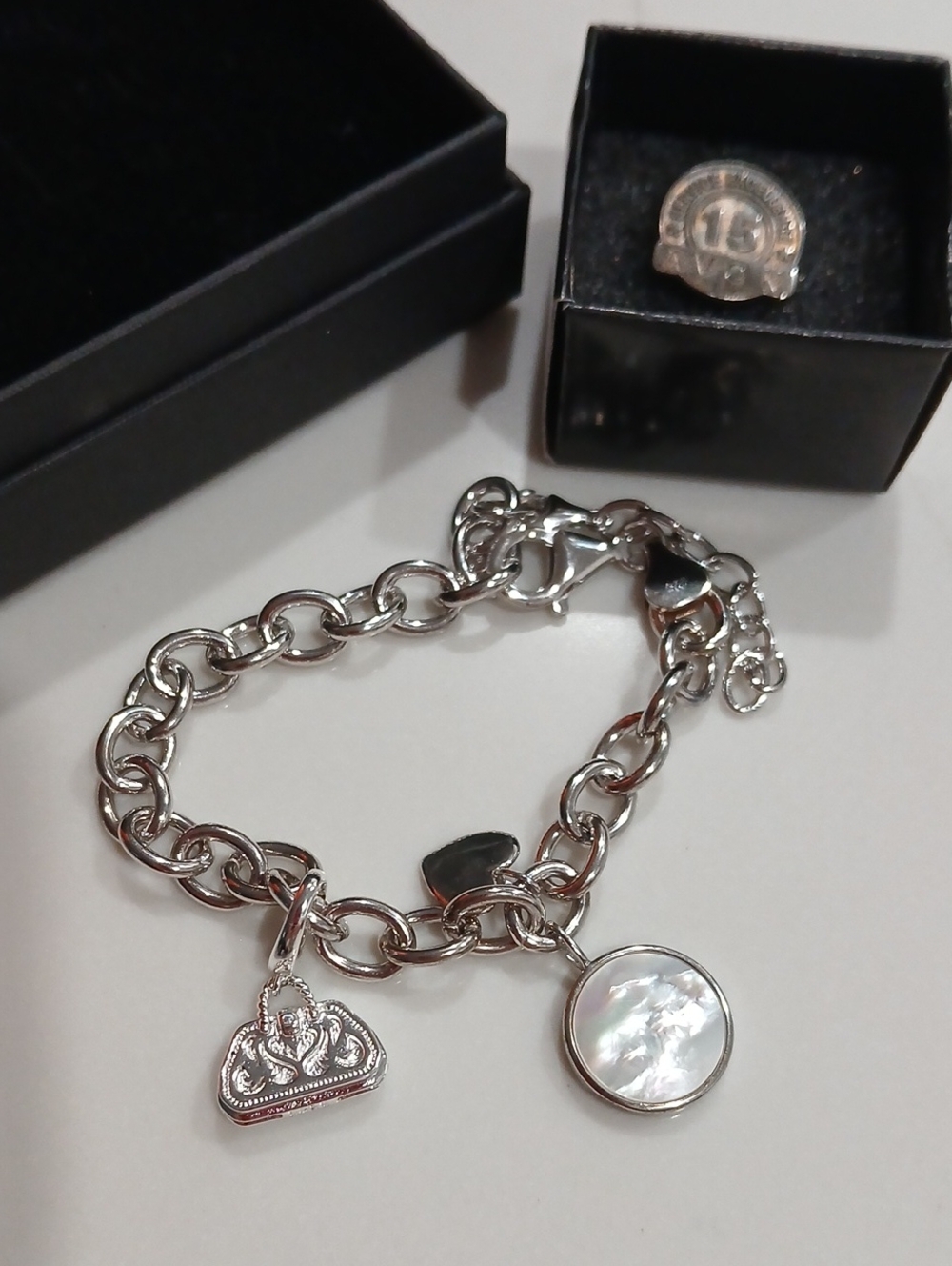 💜Avon Presidents Club Silver Charm Bracelet Mother-of-Pearl Disc